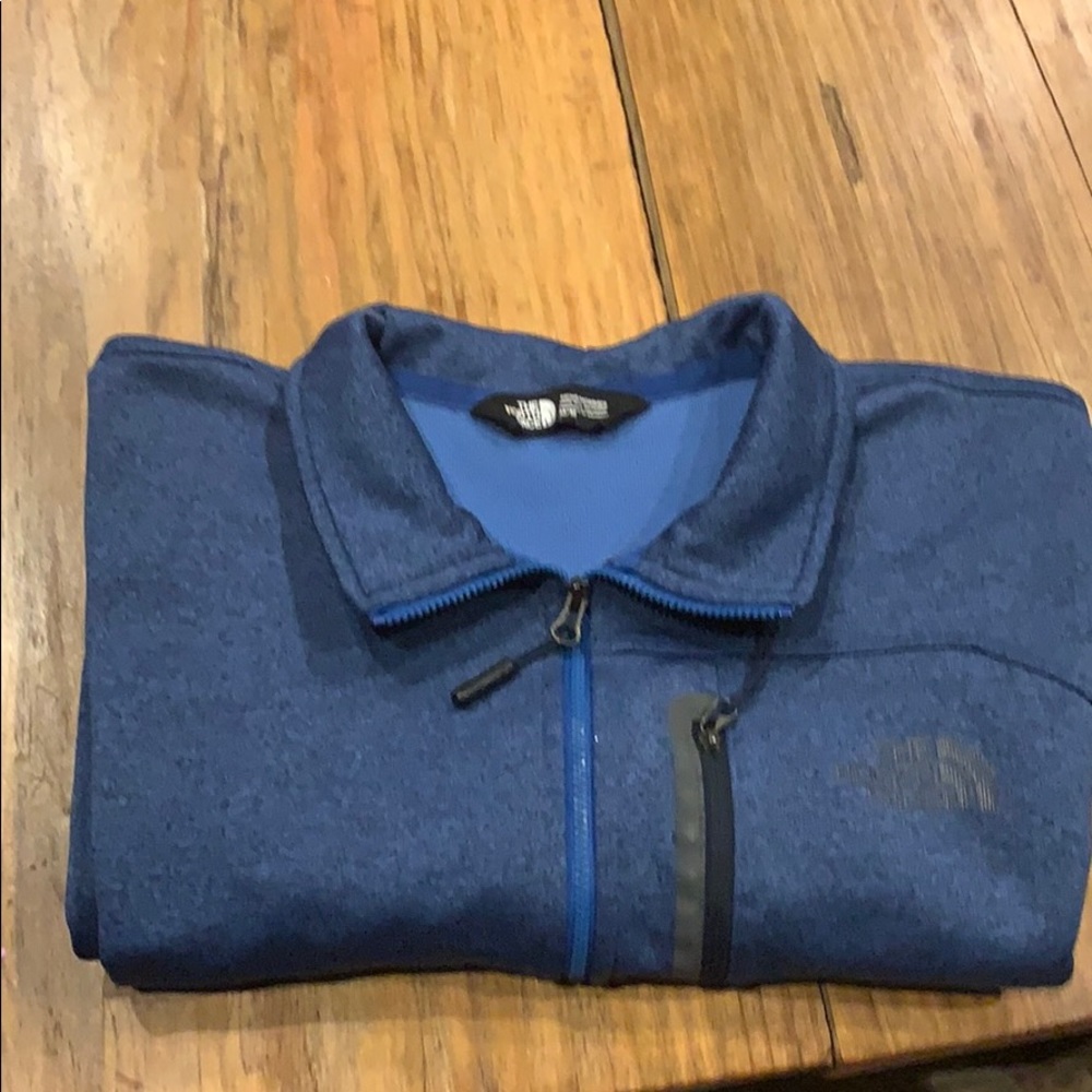 Northface 1/2 zip fleece pullover. EUC  size med